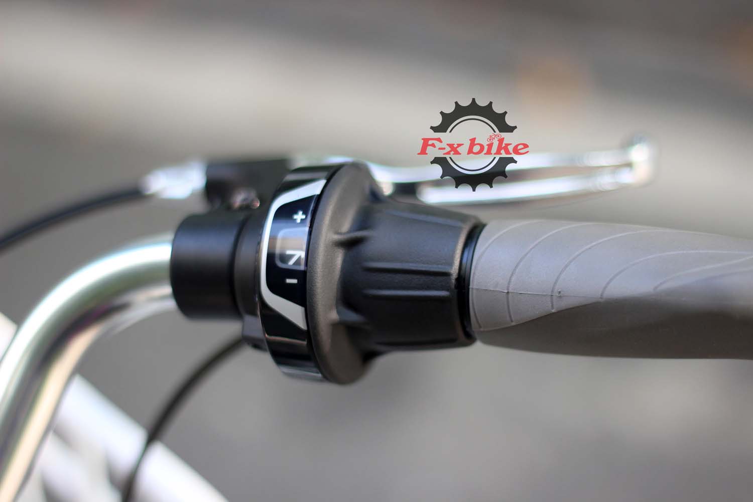 Tay đề xoay Shimano RS – 7 tốc độ (Nhật Bản) vận hành mượt mà.