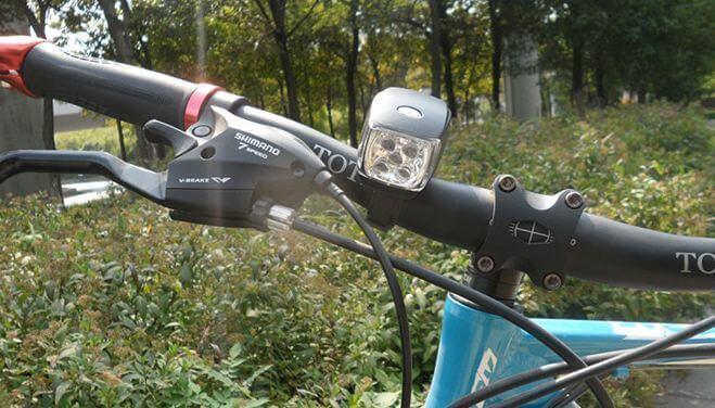 Đèn soi đường XC 761