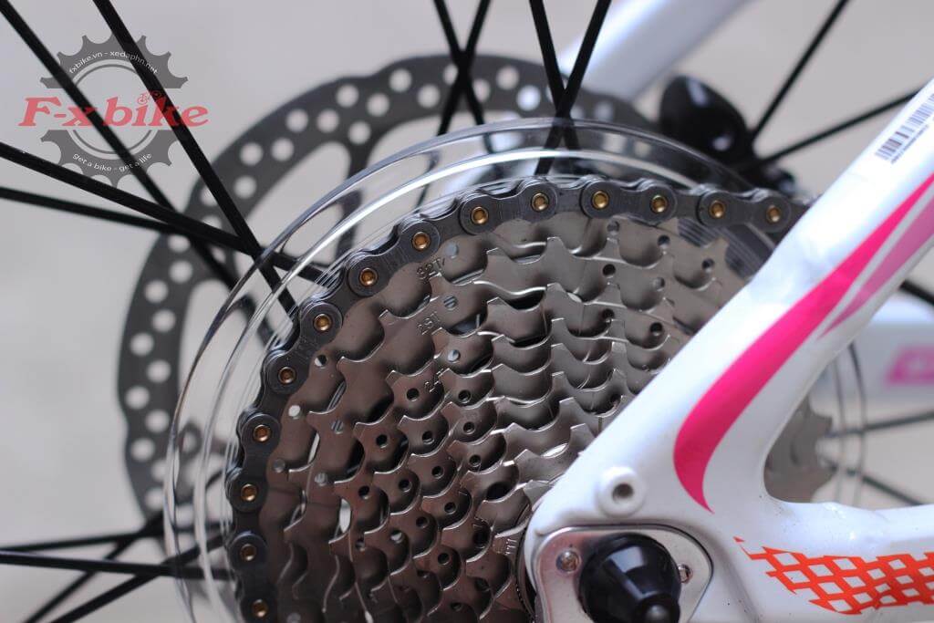 Líp Shimano 9 Tầng, Xích KMC