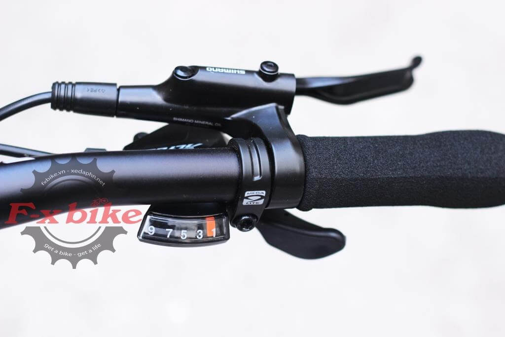 Tay Bấm Shimano Altus - 9 Cấp Độ (Japan)
