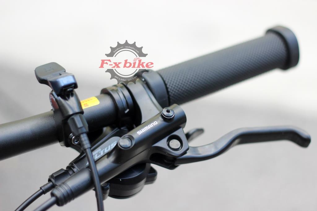 Tay bấm Shimano Altus M2000 – 27 Cấp Độ ( Nhật Bản )