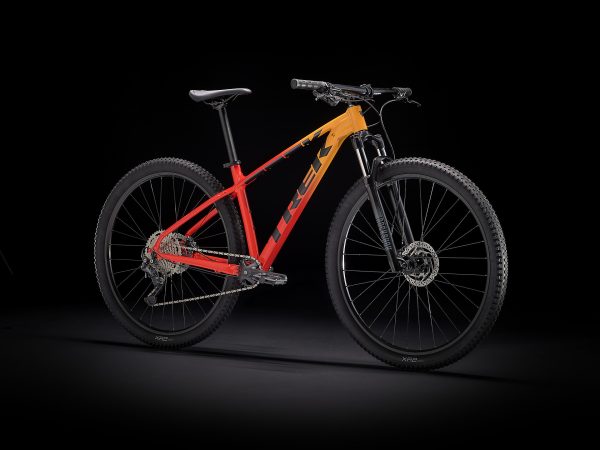 Trek Marlin 7 2022 Màu Đen/Trắng