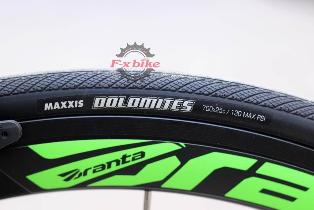 Săm lốp Maxxis 700x25c trước và sau