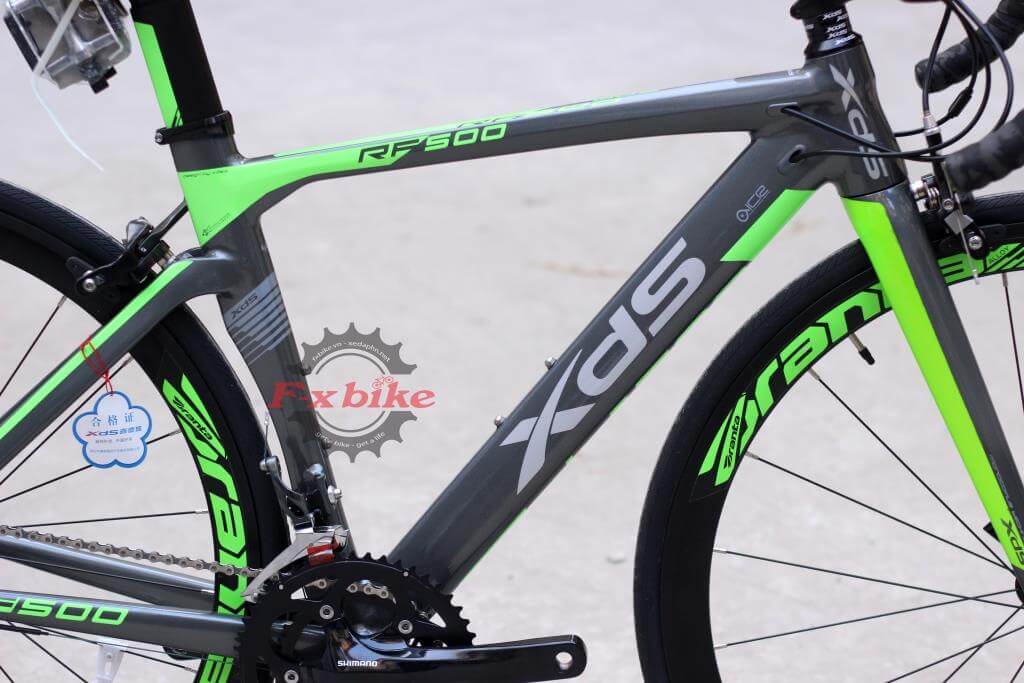 Khung hợp kim X6 công nghệ trên khung máy bay cứng cáp. Độ cứng và nhẹ hơn 30% so với khung nhôm thông thường. Trọng tải lên tới 180kg