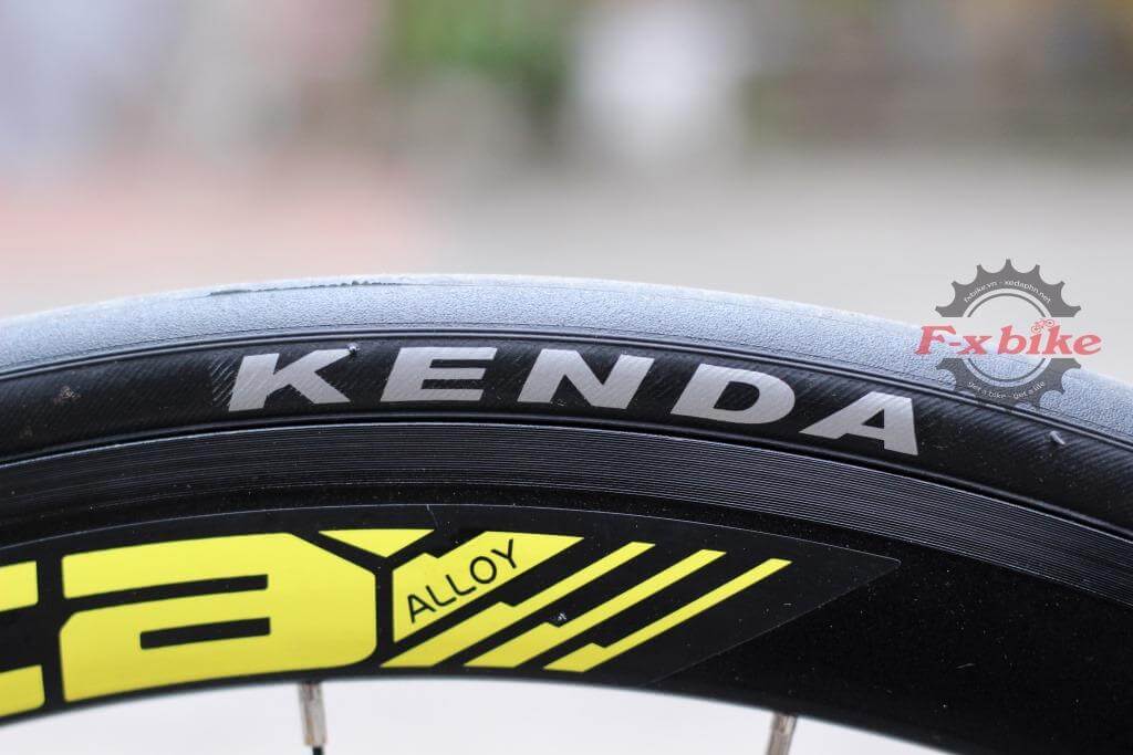 Săm lốp Kenda 700x25 trước và sau