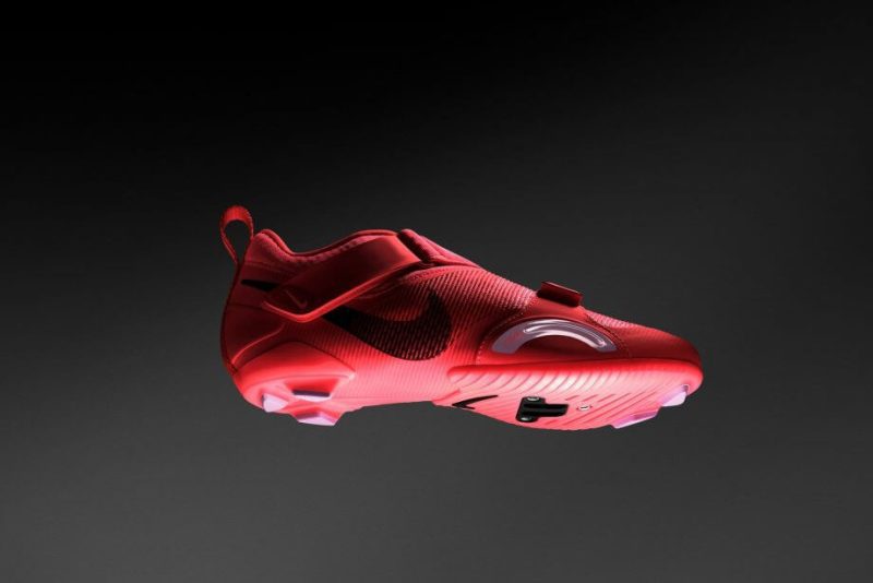 Nike ra mắt giày đi xe đạp trong nhà hứa hẹn sự ổn định và thoáng khí