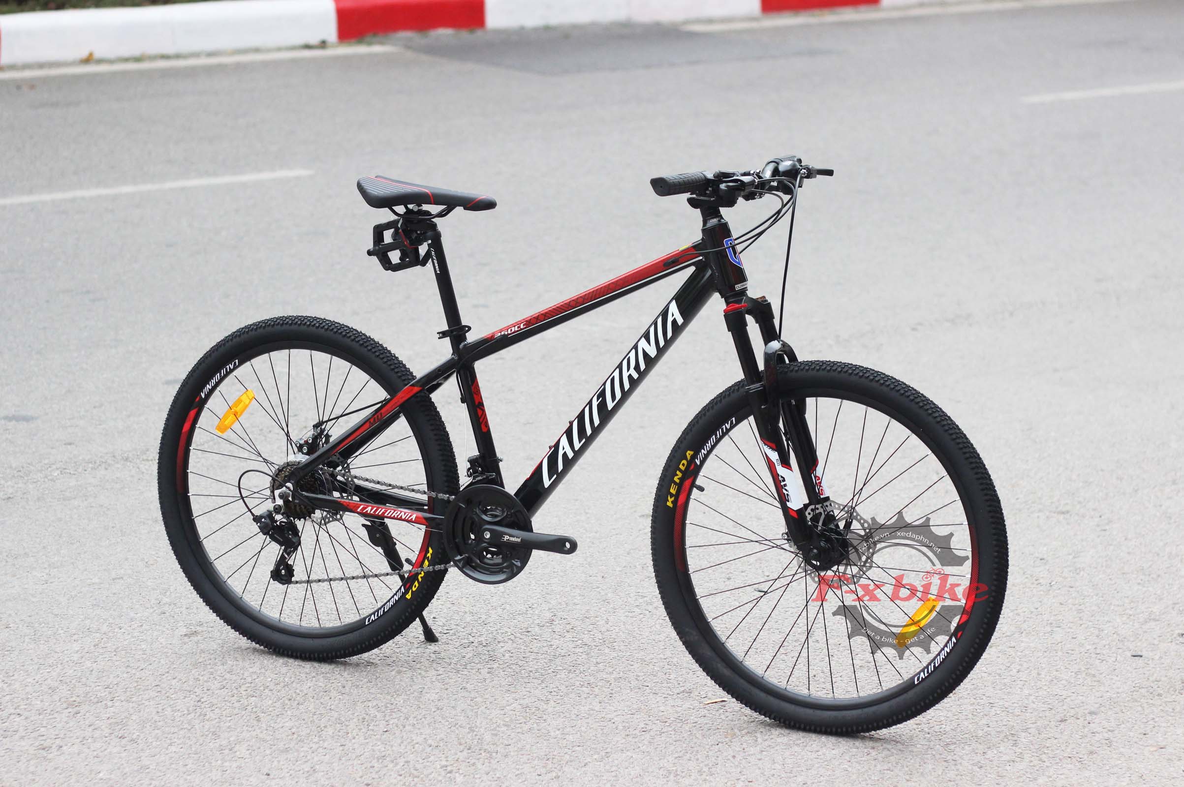 Xe Đạp California 260cc 2022 Màu Đen Đỏ