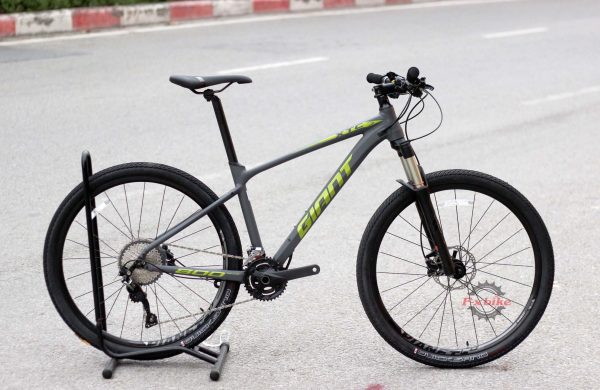 Giant XTC 800 Plus 2022 Màu Ghi Xanh