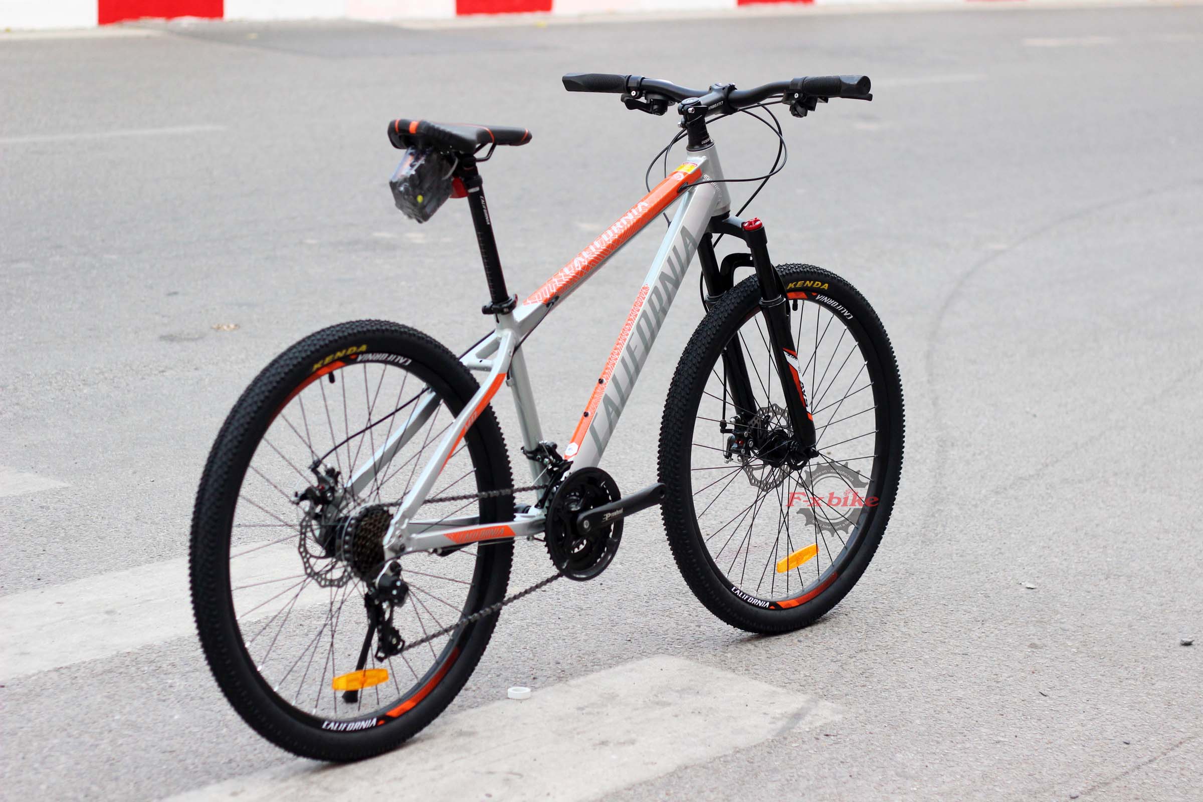 Xe Đạp California 260cc 2022 Màu Bạc Cam
