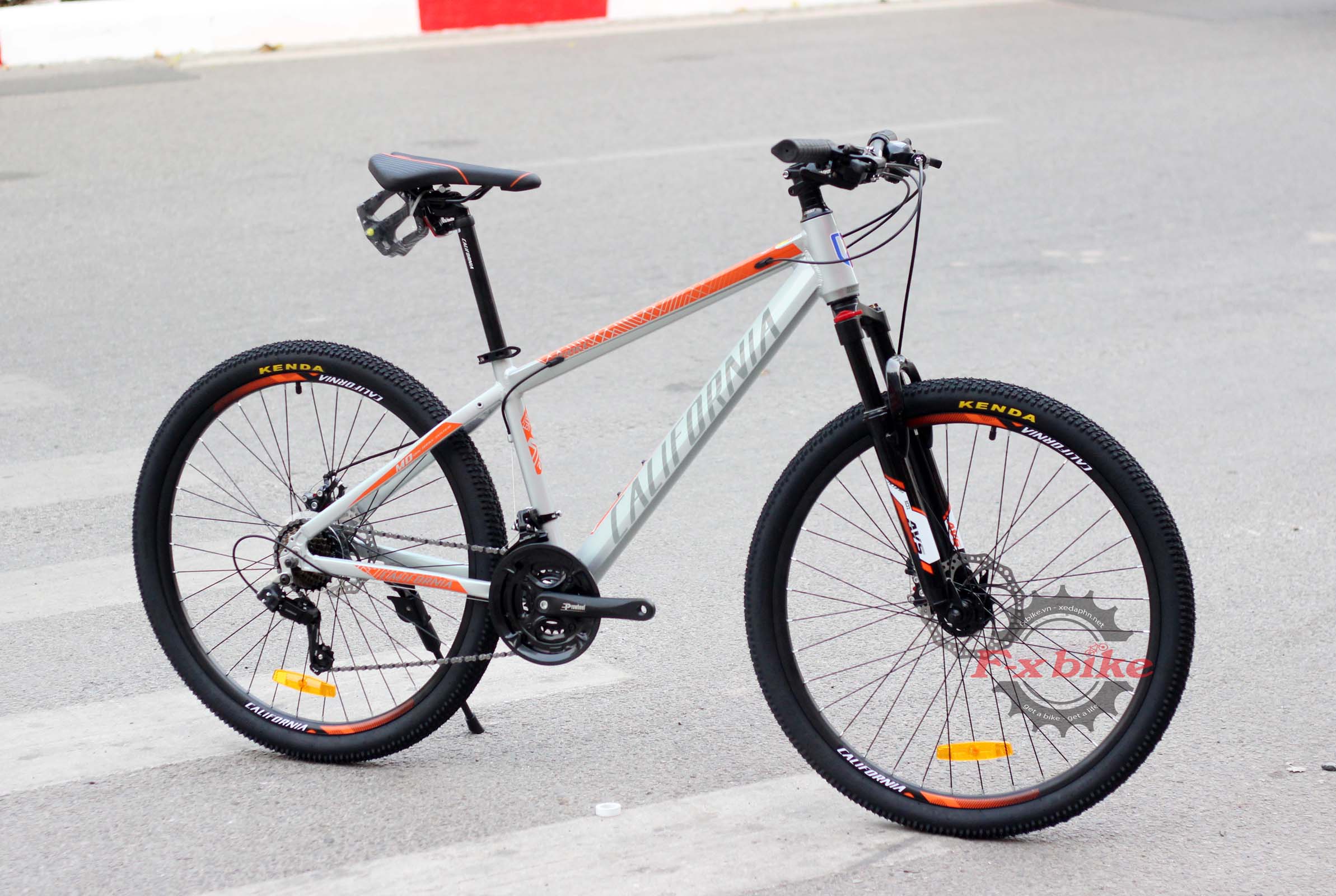 Xe Đạp California 260cc 2022 Màu Bạc Cam