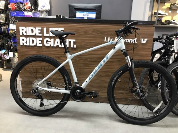 Giant ATX 860 2022 Màu Đen