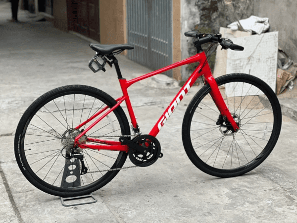 Giant Revolt F2 2022 Màu Đỏ