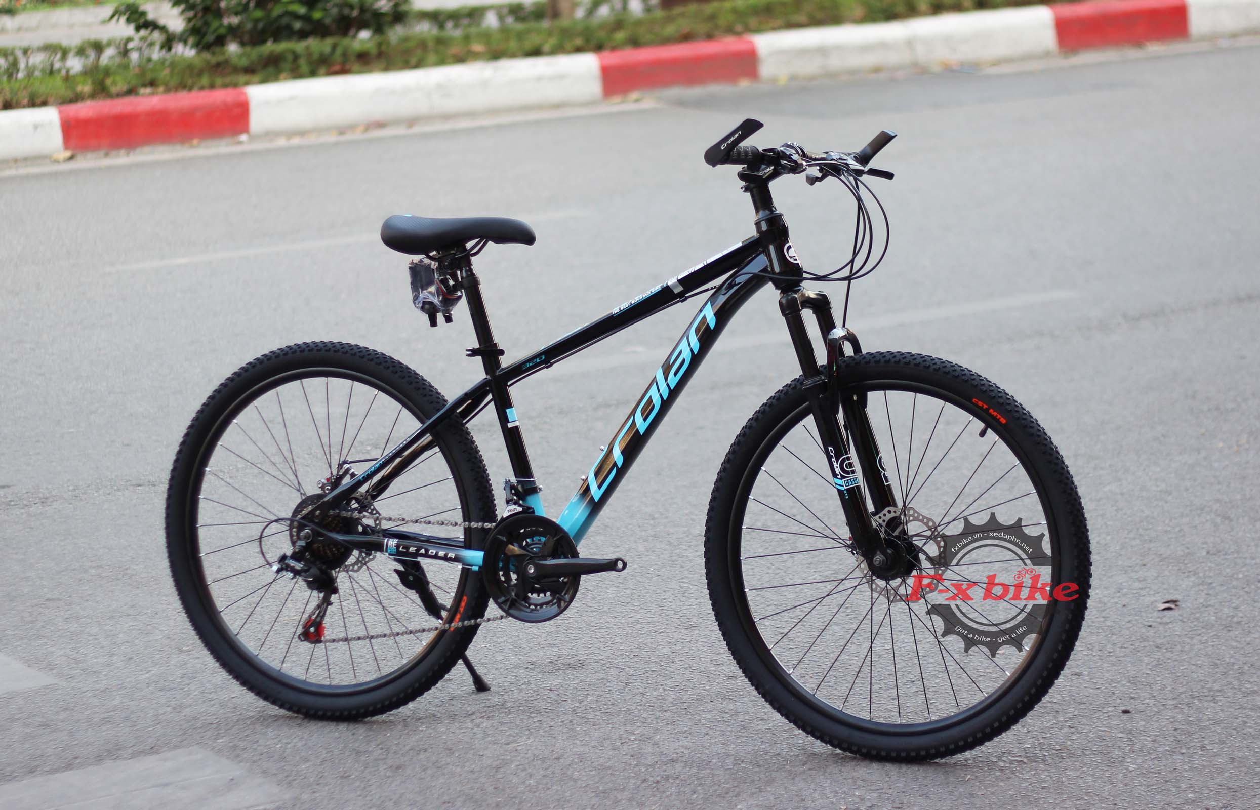 Xe Đạp Địa Hình MTB Crolan 320 Màu Đen Xanh Biển