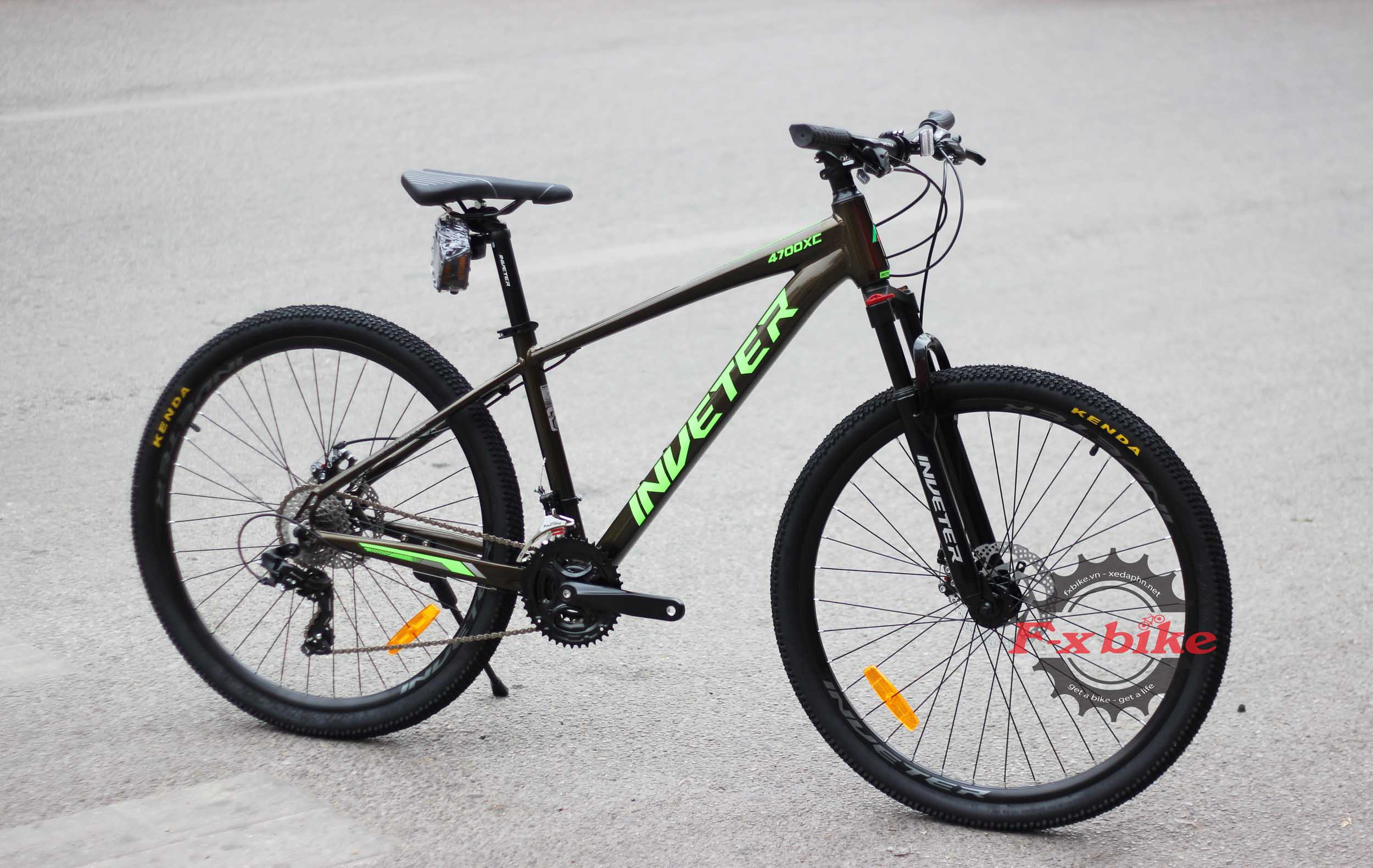 Xe Đạp Thể Thao MTB Inveter 4700xc Màu Đen Xanh
