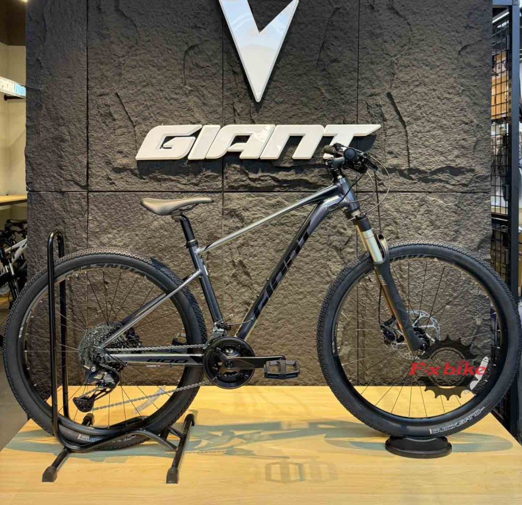 Xe Đạp Giant XTC 800 2024 Ghi