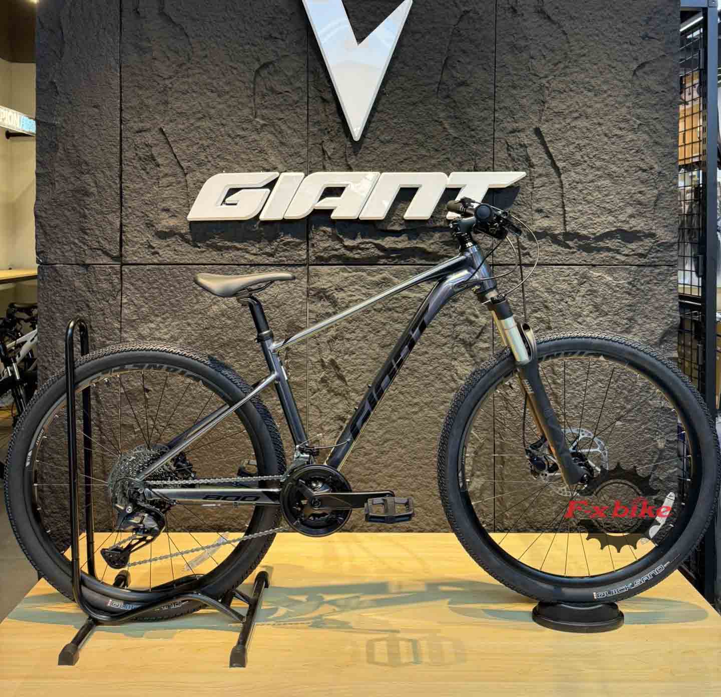 Xe Đạp Giant XTC 800 2024 Ghi