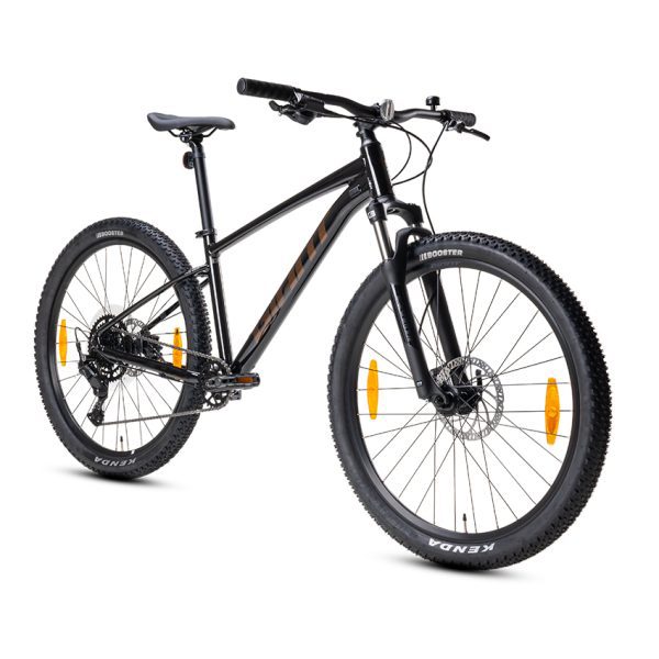 Kiểu dáng thể thao , mạnh mẽ , sang trọng , trẻ trung