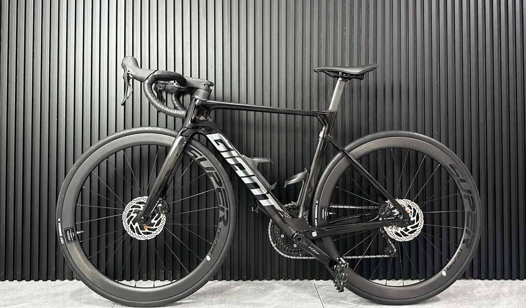 Xe Đạp Đua Giant Propel ADV2 2025 Màu Đen