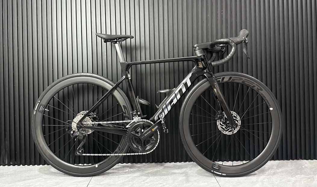 Xe Đạp Đua Giant Propel ADV2 2025 Màu Đen