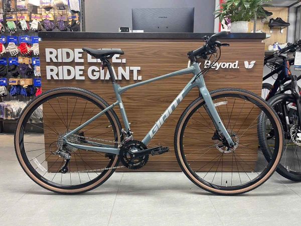 Xe Đạp GIANT 2025 REVOLT-F3