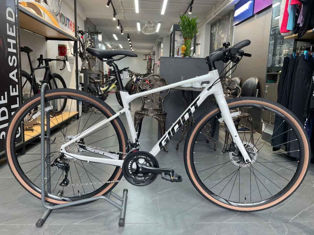 Xe Đạp GIANT REVOLT-F2 2025 - Hình ảnh 2