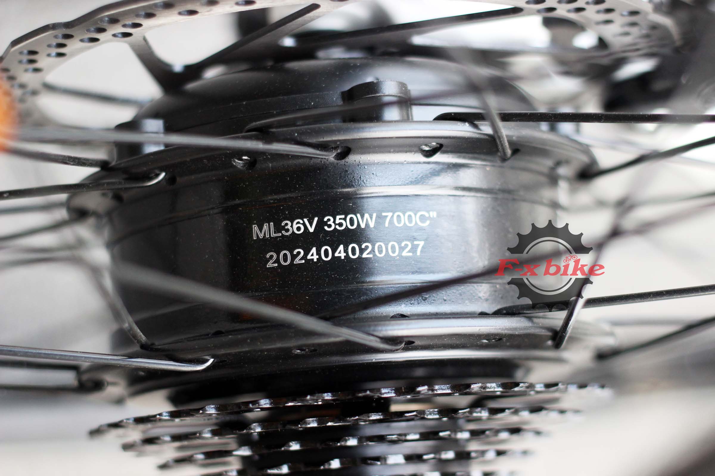 Động cơ: 36V350W – mạnh mẽ, vận hành ổn định. Tiêu hoa ít năng lượng giúp chiếc xe tối ưu và đi xa hơn