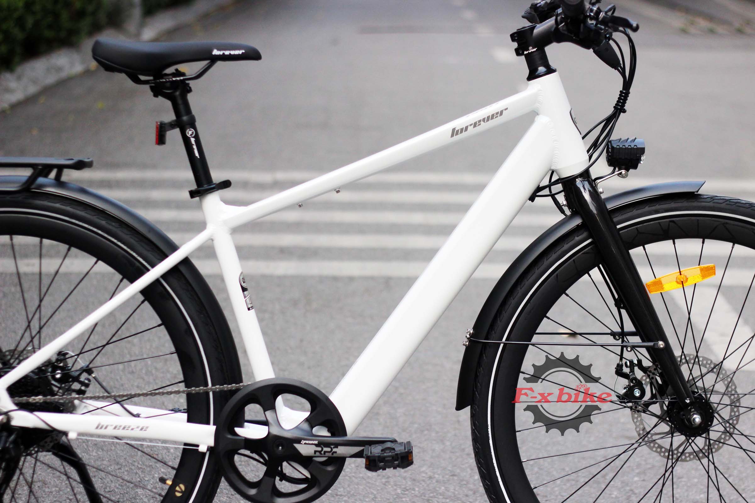 Khung: Hợp kim nhôm – chắc chắn, bền bỉ tải trọng lên tới 180kg | Pin: Lithium tích hợp trong khung – hỗ trợ quãng đường 30–50km