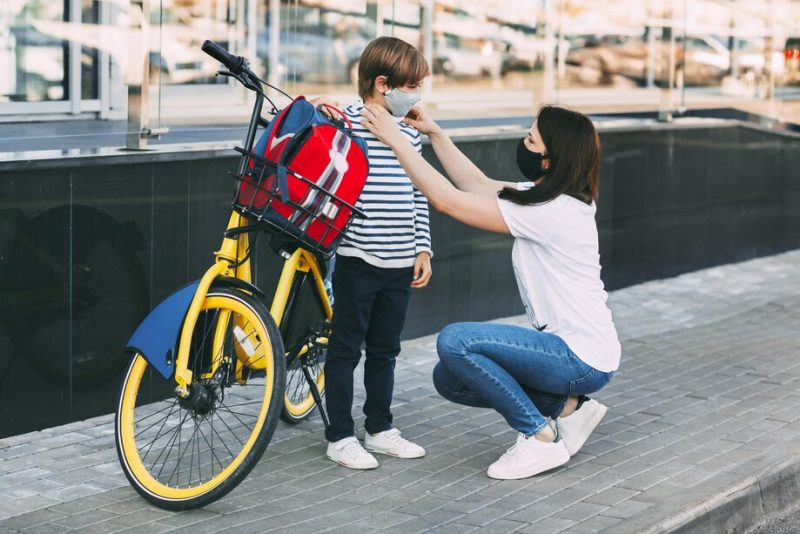 Có nên mua xe đạp điện cho con không