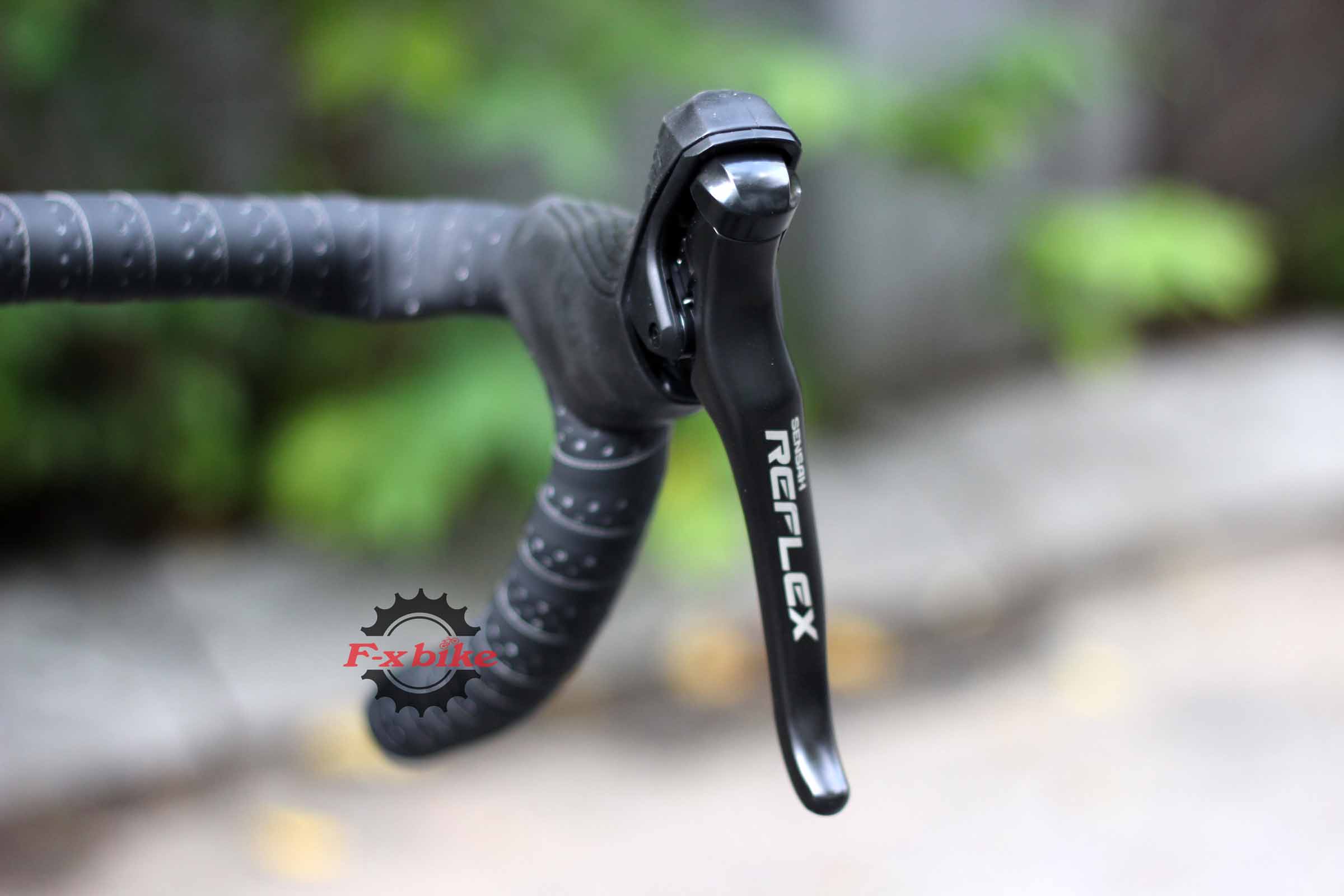 Tay đề: IGNITE 2x8 tốc độ – sang số mượt, chính xác
