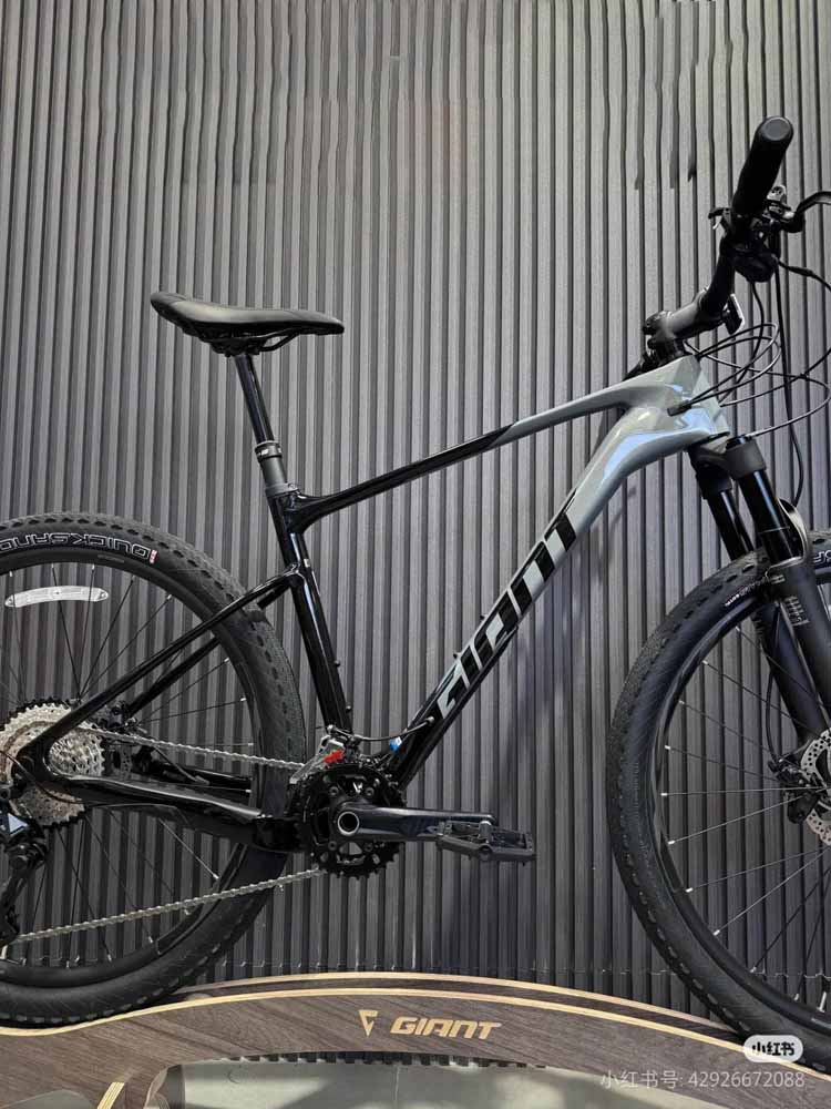 Xe Đạp Địa Hình GIANT XTC ADV 2 2025 – Carbon Siêu Nhẹ, Shimano SLX 2x12, Vành 29 inch