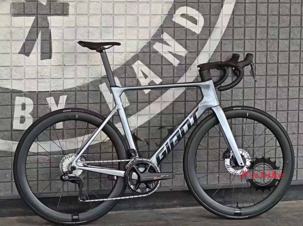 Xe Đạp Đua GIANT Propel ADV PRO 0-Di2 2025 Màu Bạc Đen
