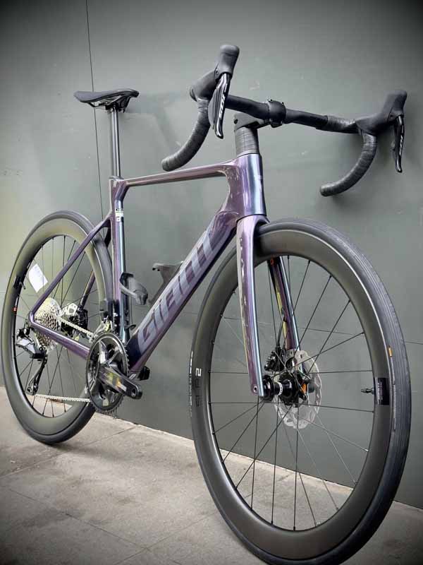 Giant Propel ADV 1 2025 là cỗ máy đua đích thực dành cho những tay đạp khát khao tốc độ và hiệu năng đỉnh cao