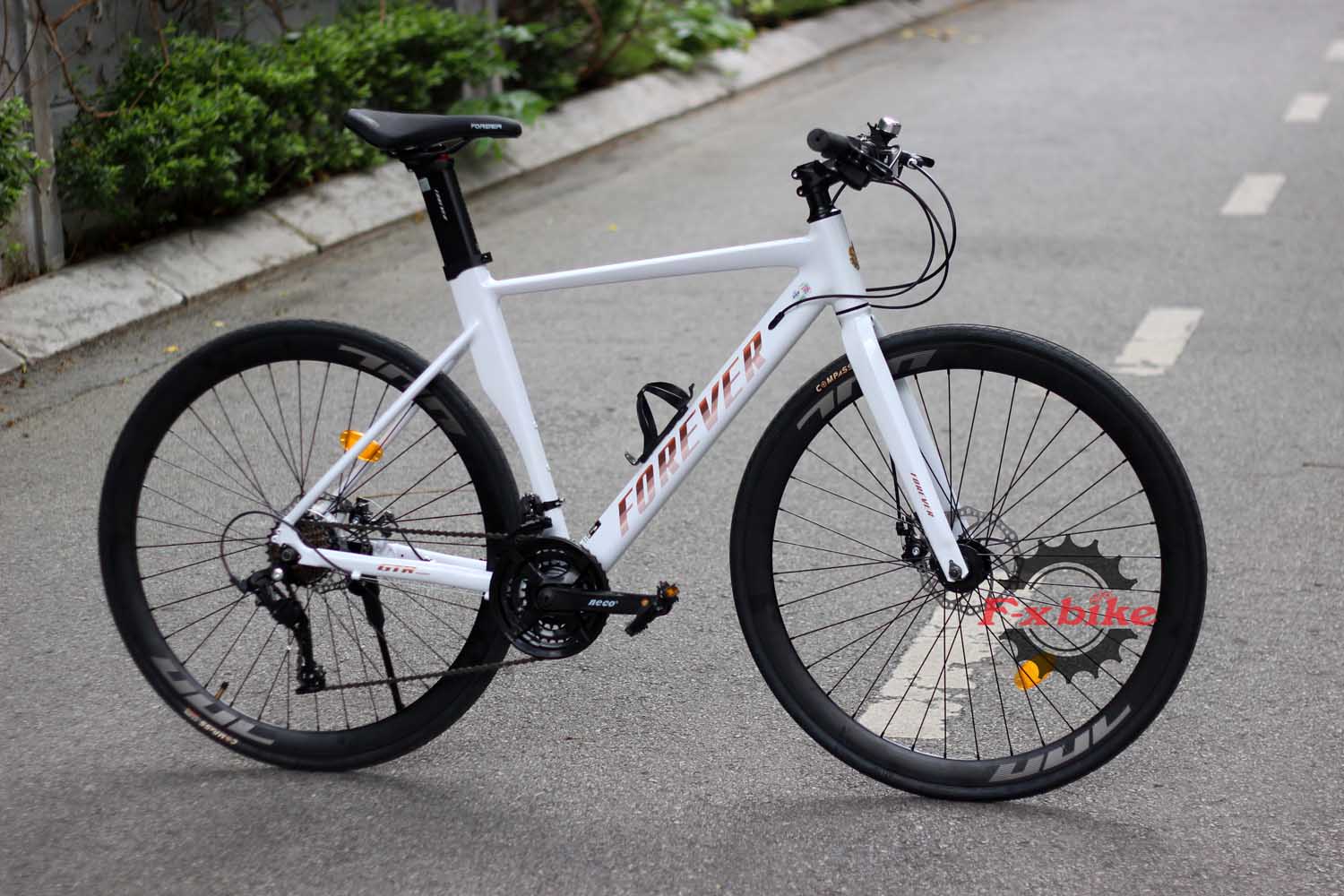 Xe Đạp Touring Forever G580 Màu Trắng