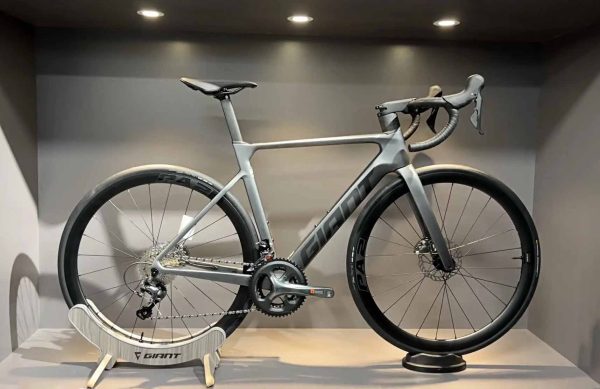 Xe Đạp Đua Giant Propel ADV 3 2025 Màu Xám