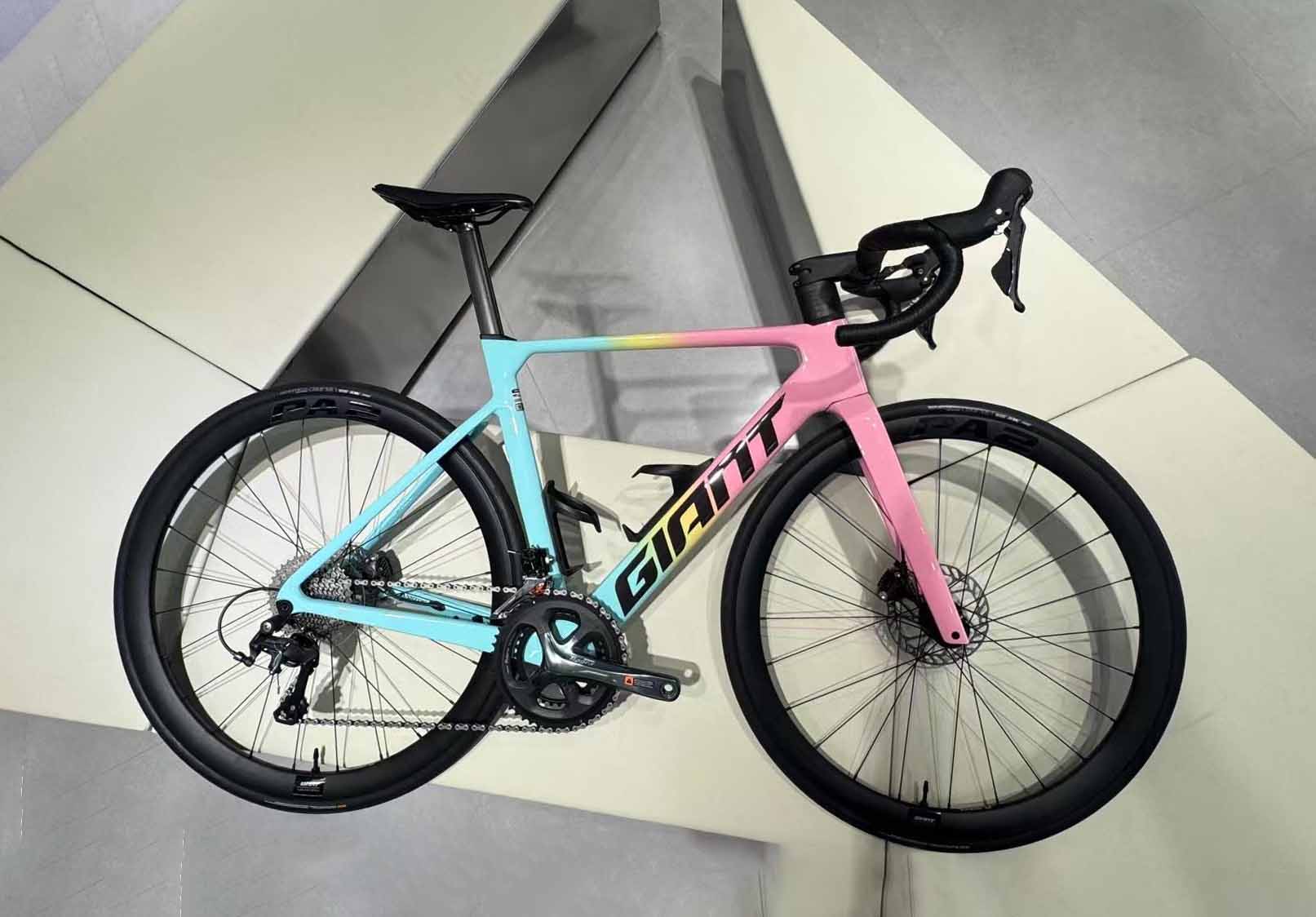 Xe Đạp Đua Giant Propel ADV 3 2025 Hồng Xanh