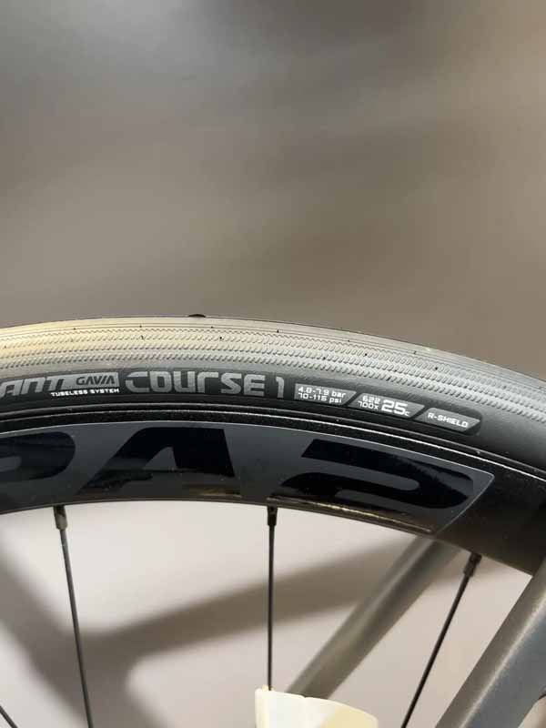 Lốp Gavia Course 1 Tubeless, 700x25C