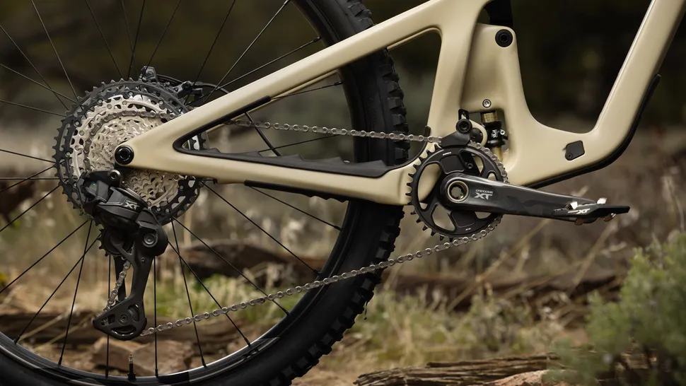 Bộ truyền động Shimano Deore XT M8200 Di2