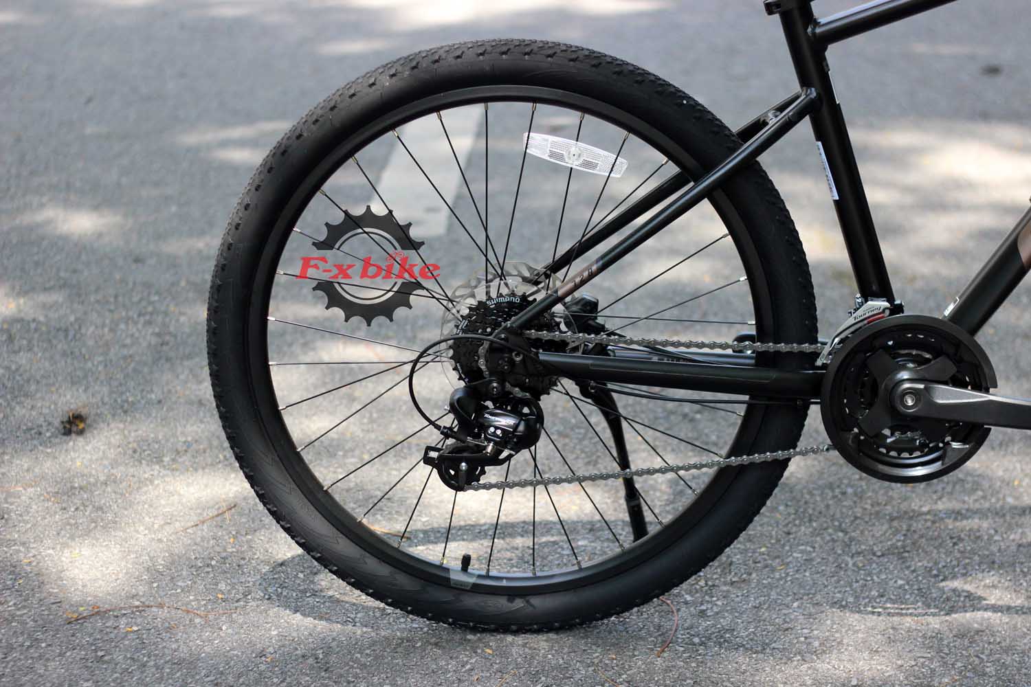 Lốp 26×1.95 – bám đường tốt, chạy êm trên nhiều địa hình.