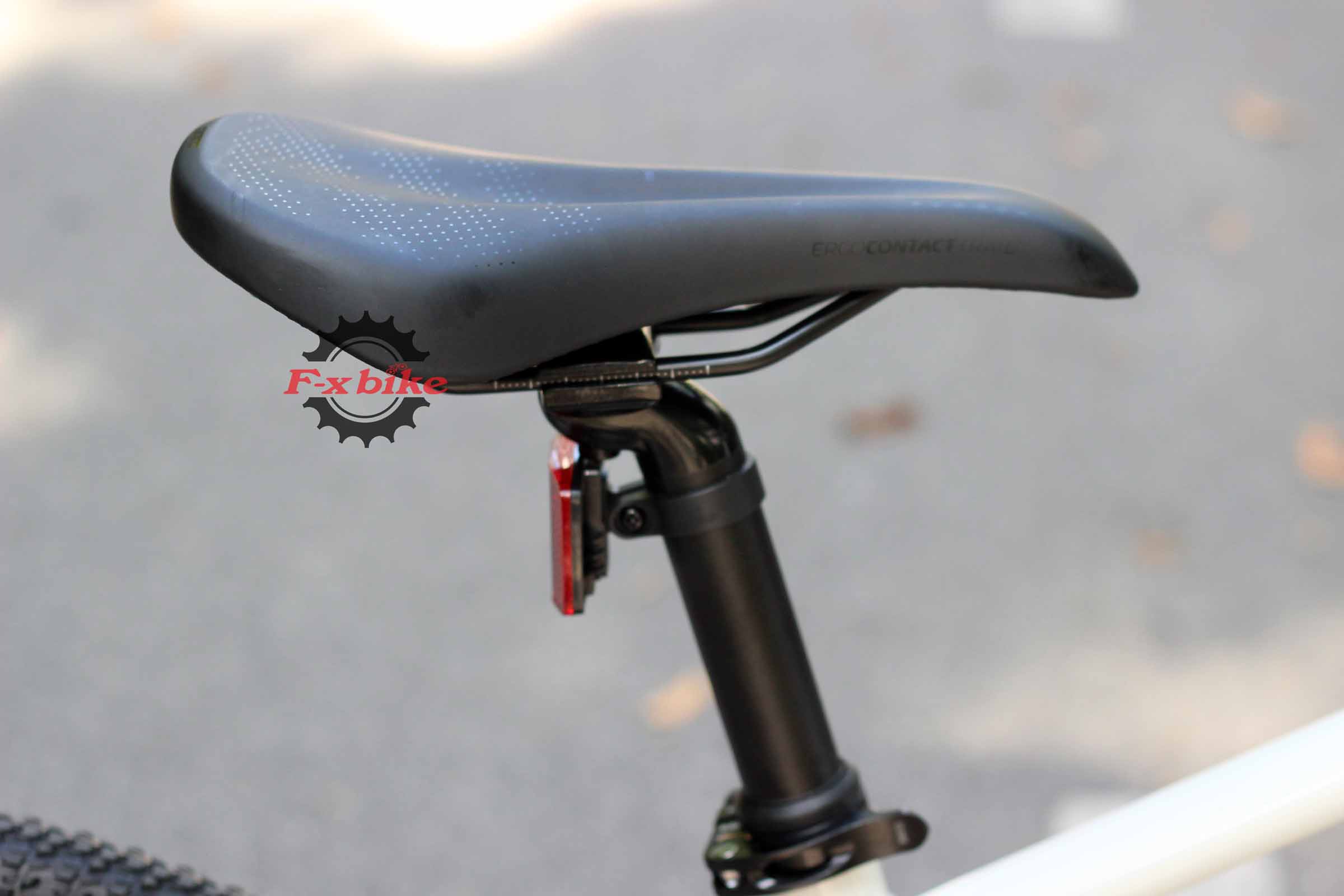 Cọc yên: Hợp kim nhôm, 30.9mm